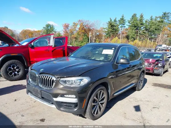 5UXTR9C5XKLE15196 2019 BMW X3 - Image 2