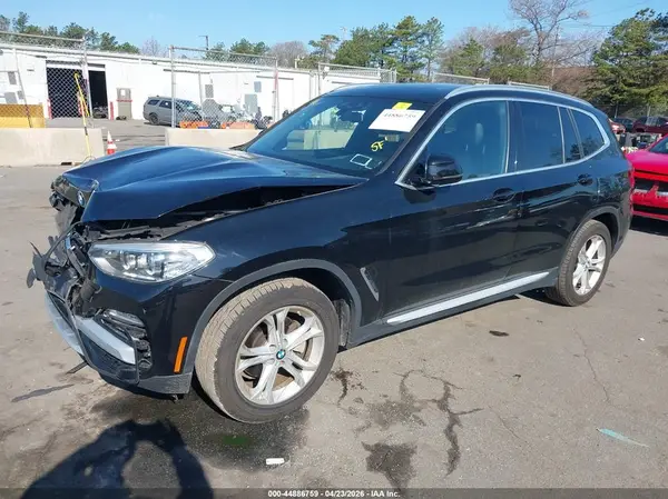 5UXTR9C5XKLE16378 2019 BMW X3 - Image 2