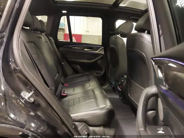 5UXTR9C5XKLE18325 2019 BMW X3 - Image 8