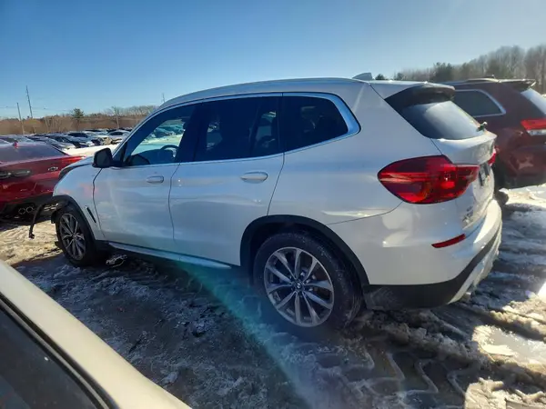 5UXTR9C5XKLP81057 2019 BMW X3 - Image 2