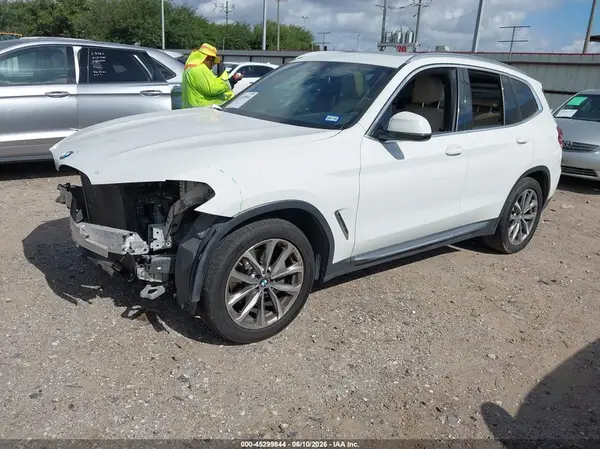 5UXTR9C5XKLP84427 2019 BMW X3 - Image 2