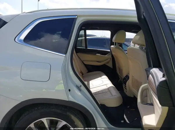 5UXTR9C5XKLP84427 2019 BMW X3 - Image 8