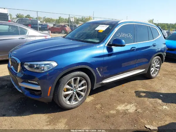 5UXTR9C5XKLP86582 2019 BMW X3 - Image 2