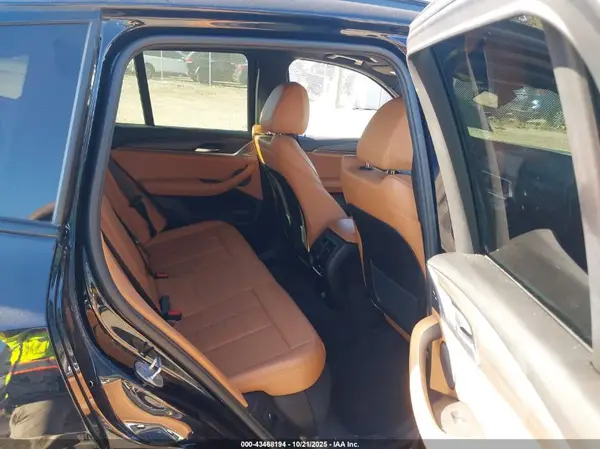 5UXTR9C5XKLP90230 2019 BMW X3 - Image 8