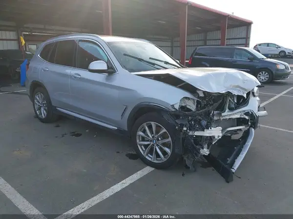 5UXTR9C5XKLP90647 2019 BMW X3 - Image 1