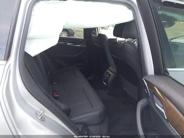 5UXTR9C5XKLP90647 2019 BMW X3 - Image 8