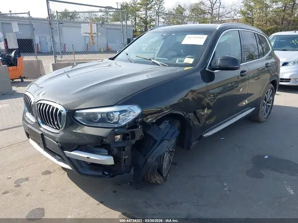 5UXTR9C5XKLP94326 2019 BMW X3 - Image 2