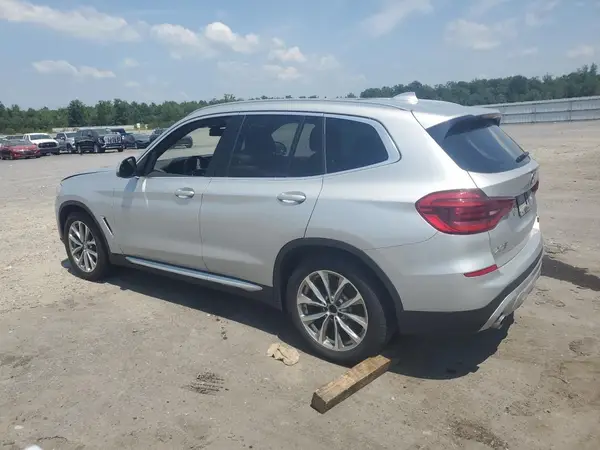 5UXTR9C5XKLP96240 2019 BMW X3 - Image 2