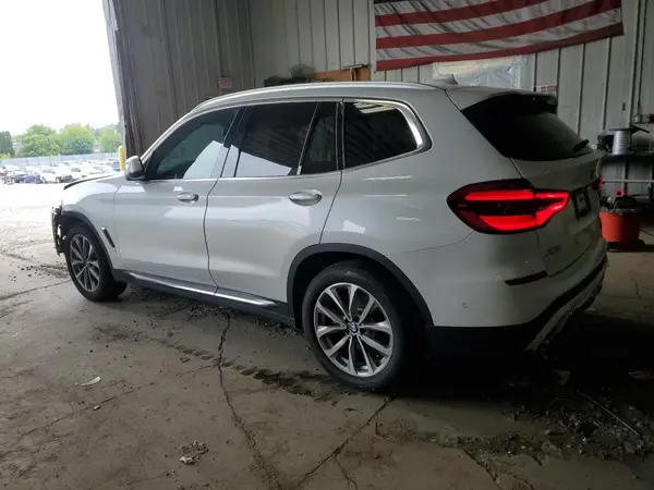 5UXTR9C5XKLR09877 2019 BMW X3 - Image 2
