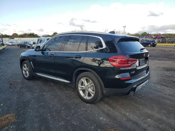 5UXTR9C5XKLR10687 2019 BMW X3 - Image 2