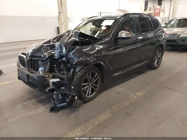 5UXTS3C50K0Z07008 2019 BMW X3 - Image 2