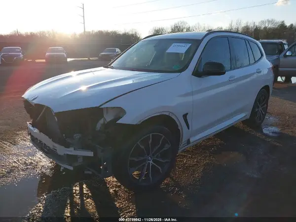 5UXTS3C53J0Z00858 2018 BMW X3 - Image 2