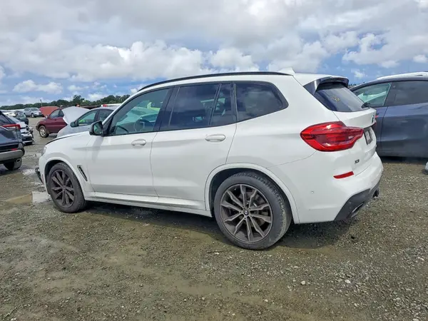 5UXTS3C54KLR72765 2019 BMW X3 - Image 2