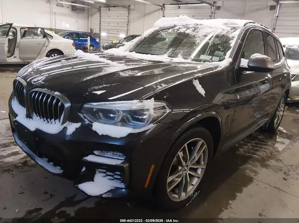 5UXTS3C56J0Z00370 2018 BMW X3 - Image 2