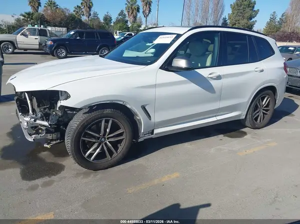 5UXTS3C57J0Z02094 2018 BMW X3 - Image 2