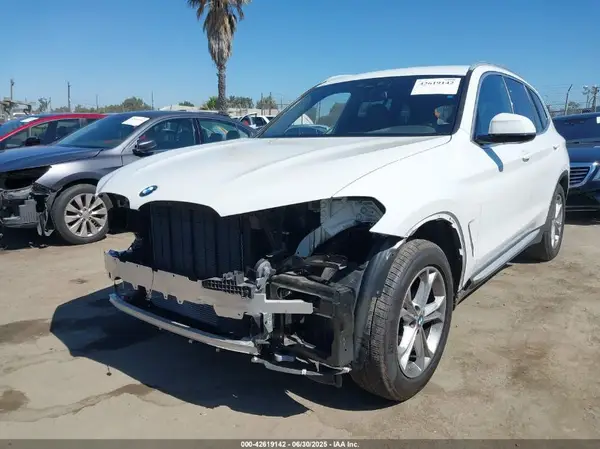 5UXTY3C00M9F00276 2021 BMW X3 - Image 2