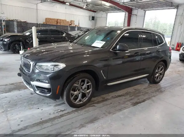 5UXTY3C00M9H44235 2021 BMW X3 - Image 2