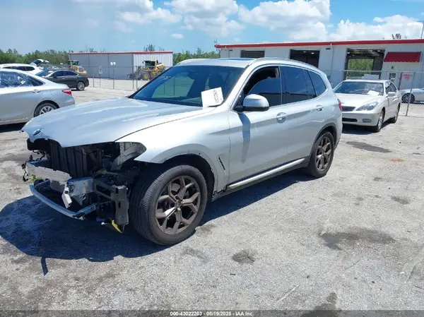 5UXTY3C01M9F02036 2021 BMW X3 - Image 2