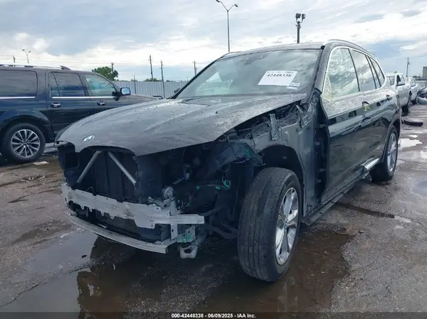5UXTY3C02LLE55407 2020 BMW X3 - Image 2