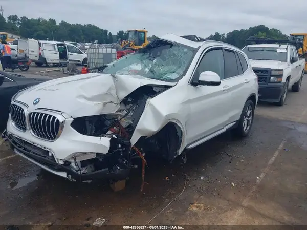 5UXTY3C02M9D87561 2021 BMW X3 - Image 2