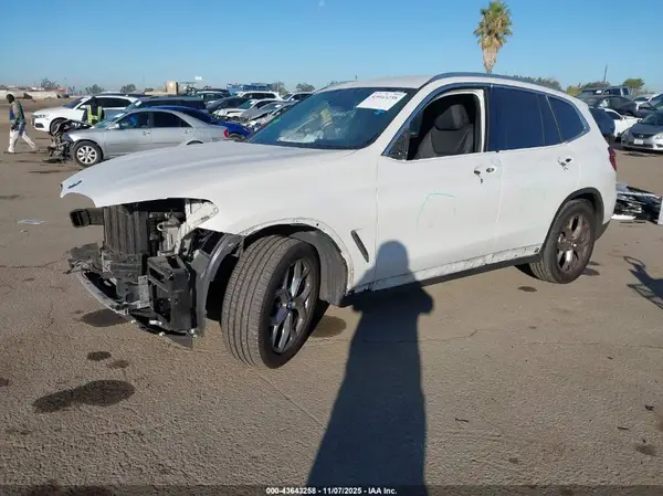5UXTY3C02M9E42512 2021 BMW X3 - Image 2