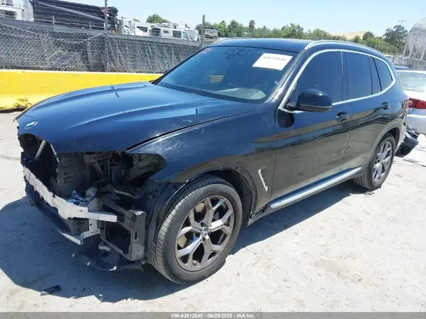5UXTY3C02M9F65288 2021 BMW X3 - Image 2