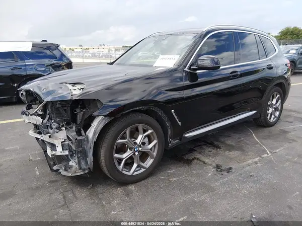 5UXTY3C03M9E54877 2021 BMW X3 - Image 2