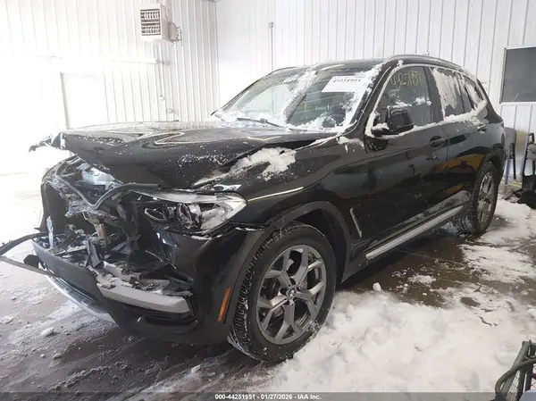 5UXTY3C03M9F20733 2021 BMW X3 - Image 2