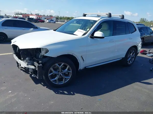 5UXTY3C04LLU72139 2020 BMW X3 - Image 2
