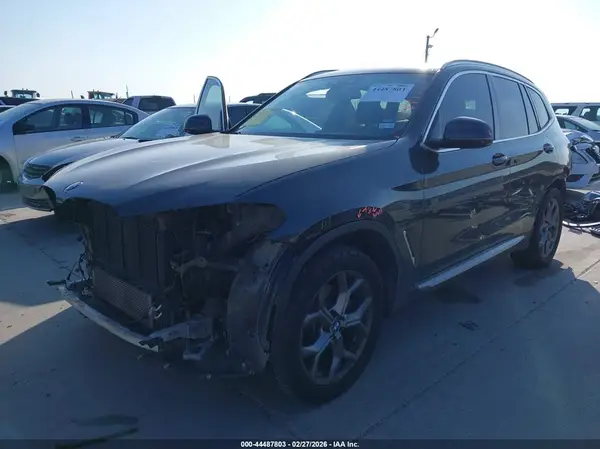5UXTY3C05LLU70769 2020 BMW X3 - Image 2