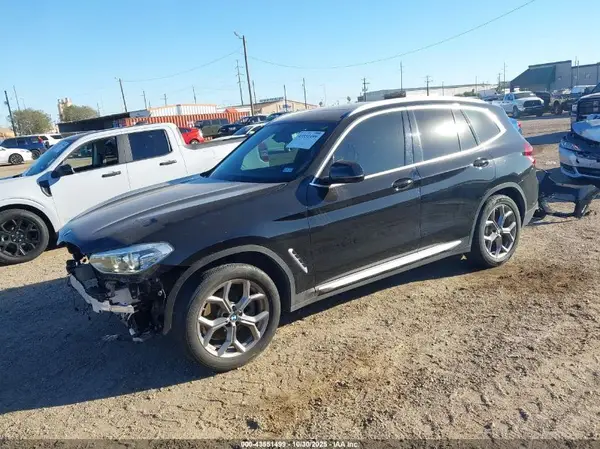 5UXTY3C06LLU70666 2020 BMW X3 - Image 2