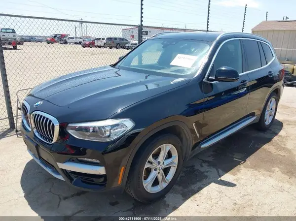5UXTY3C07LLU69669 2020 BMW X3 - Image 2