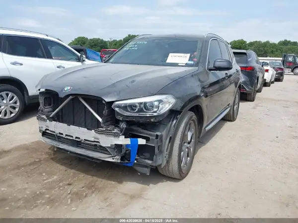 5UXTY3C07LLU71194 2020 BMW X3 - Image 2