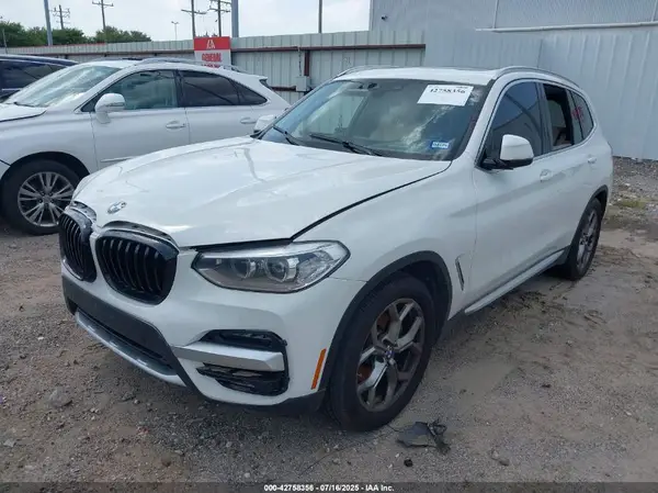 5UXTY3C07M9E48273 2021 BMW X3 - Image 2