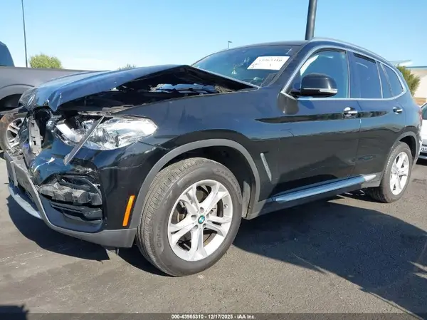 5UXTY3C08LLE55282 2020 BMW X3 - Image 2