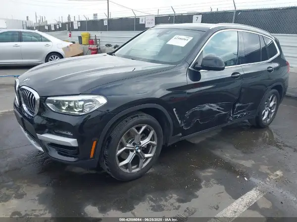 5UXTY3C08LLU71320 2020 BMW X3 - Image 2