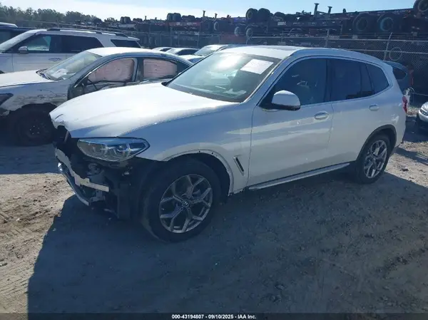5UXTY3C0XLLE55574 2020 BMW X3 - Image 2