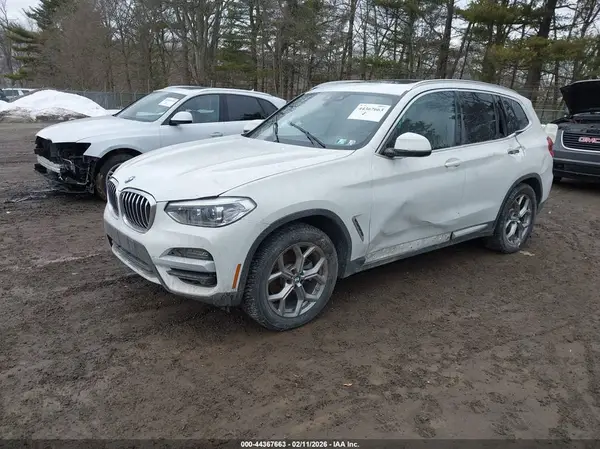 5UXTY5C00M9E27762 2021 BMW X3 - Image 2
