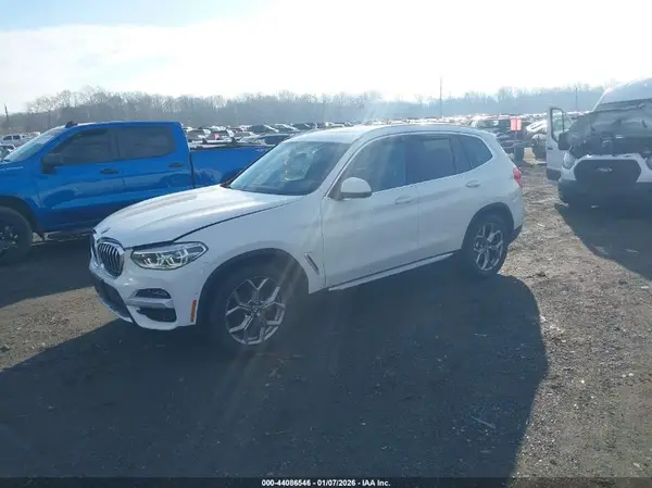 5UXTY5C00M9E90439 2021 BMW X3 - Image 2