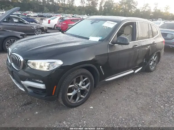 5UXTY5C00M9F13010 2021 BMW X3 - Image 2