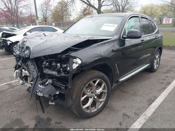 5UXTY5C00M9F37677 2021 BMW X3 - Image 2