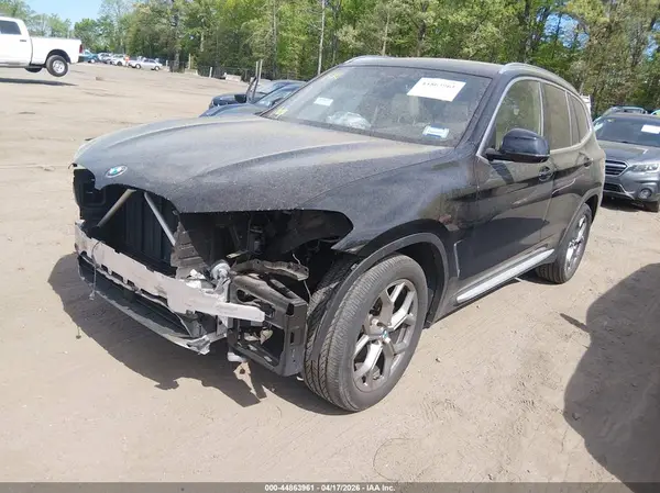 5UXTY5C00M9F95692 2021 BMW X3 - Image 2