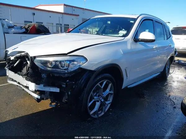 5UXTY5C01M9E41945 2021 BMW X3 - Image 2