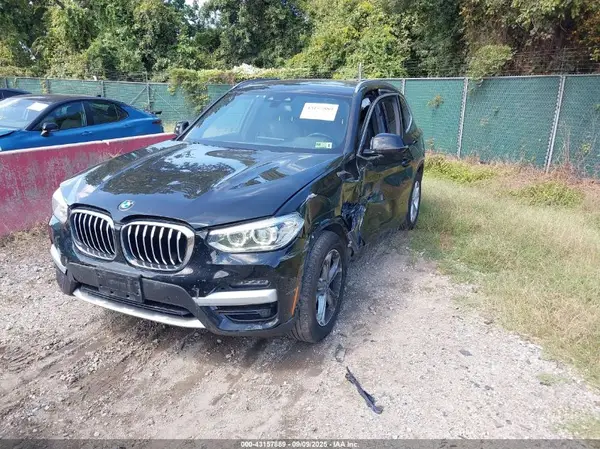 5UXTY5C02LLT32182 2020 BMW X3 - Image 2