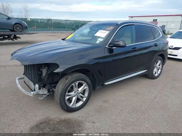 5UXTY5C02M9E57992 2021 BMW X3 - Image 2