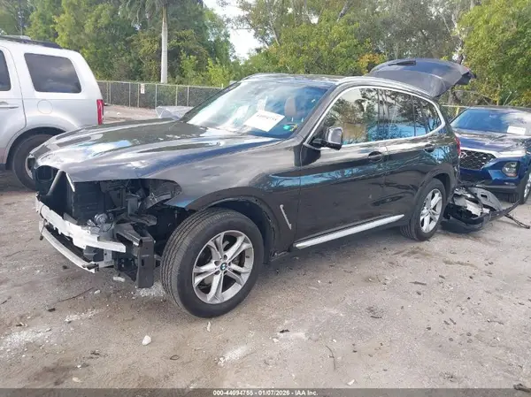 5UXTY5C02M9E94752 2021 BMW X3 - Image 2