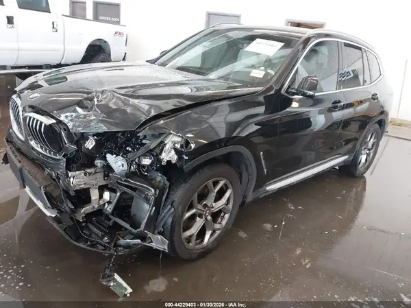 5UXTY5C02M9F44565 2021 BMW X3 - Image 2