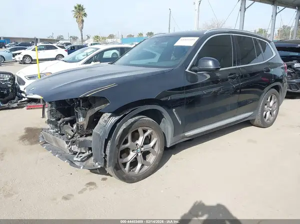 5UXTY5C03M9E92668 2021 BMW X3 - Image 2