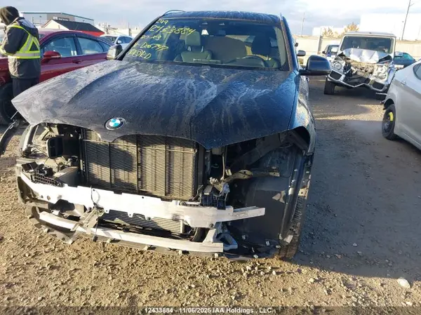 5UXTY5C04L9D06747 2020 BMW X3 - Image 2