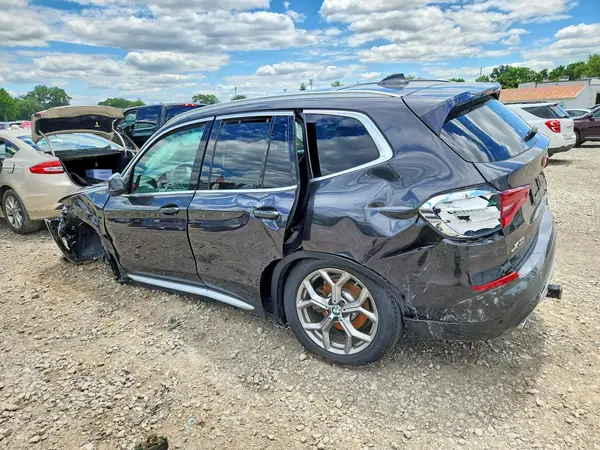 5UXTY5C04LLT32796 2019 BMW X3 - Image 2